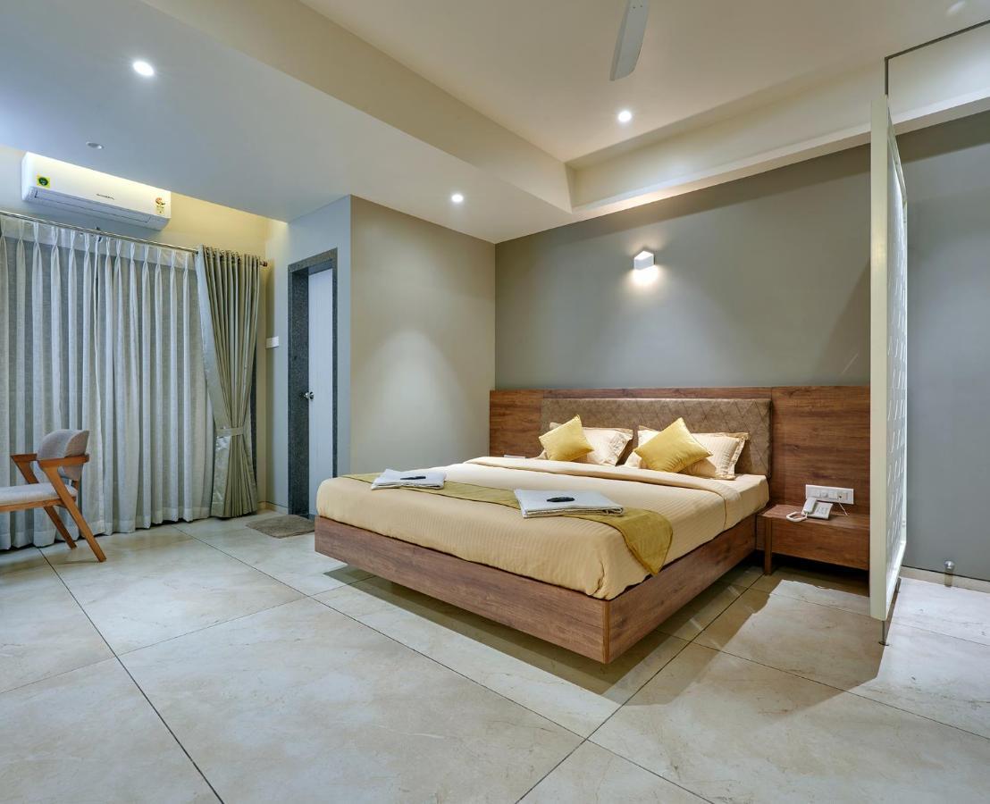 Hotel Swamini Kolhapur Eksteriør billede